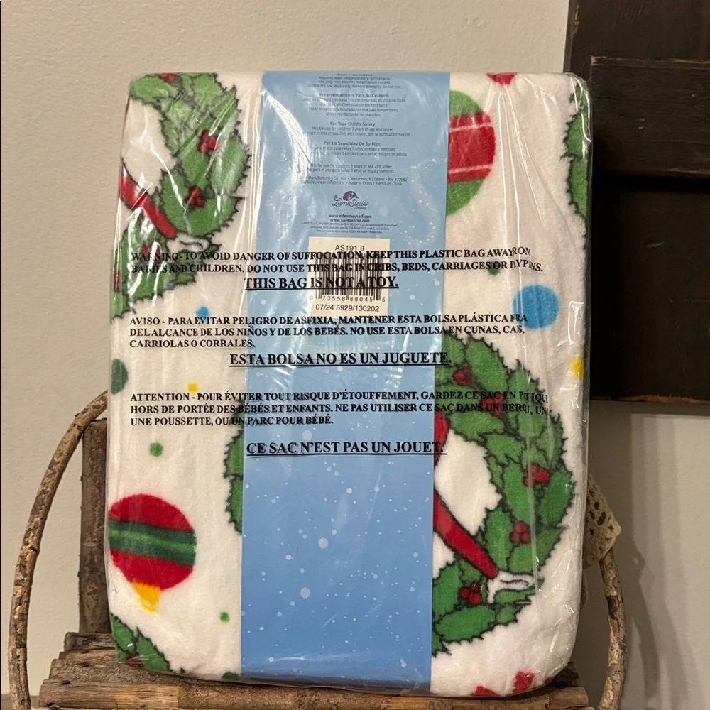 NWT Elf On The Shelf Holiday Christmas Super Soft Silk Touch Throw